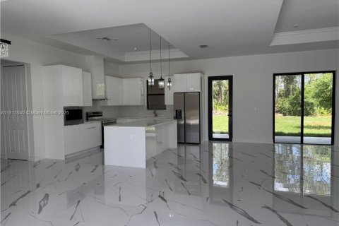 House in Lehigh Acres, Florida 4 bedrooms № 1768650 - photo 5