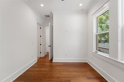 House in Tampa, Florida 4 bedrooms, 250.93 sq.m. № 1800595 - photo 22