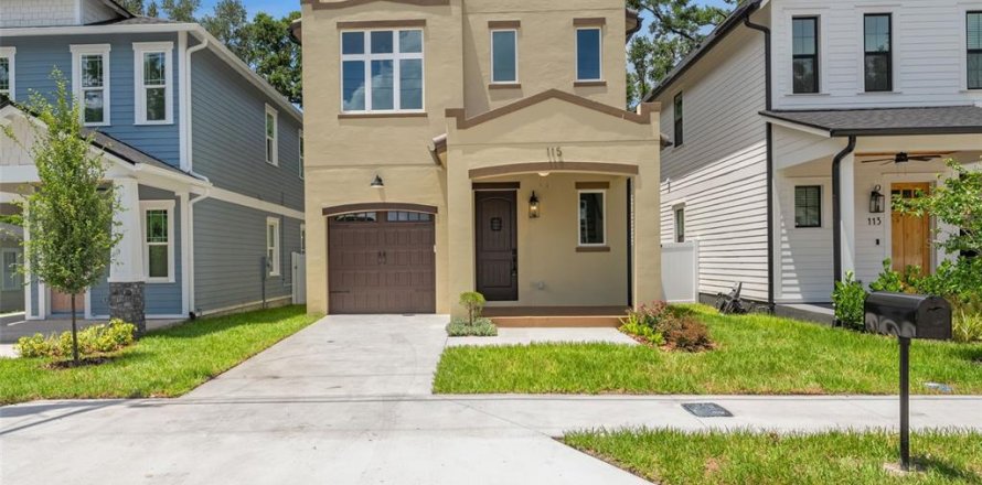 House in Tampa, Florida 4 bedrooms, 250.93 sq.m. № 1800595