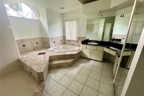 Casa en alquiler en Longwood, Florida, 4 dormitorios, 260.13 m2 № 1919703 - foto 13