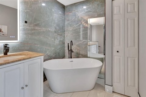 Condominio en venta en Boynton Beach, Florida, 3 dormitorios, 161.28 m2 № 1818126 - foto 7