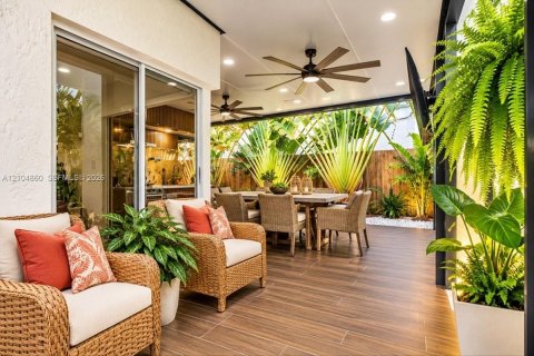 Villa ou maison à vendre à Miami, Floride: 3 chambres, 199.55 m2 № 2431318 - photo 22