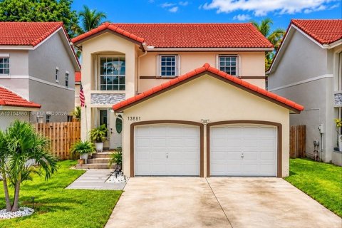 Villa ou maison à Miami, Floride 3 chambres, 199.55 m2 № 2431318