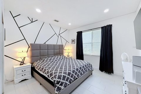 Villa ou maison à vendre à Davenport, Floride: 6 chambres, 320.98 m2 № 2355806 - photo 5