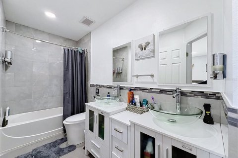 Villa ou maison à vendre à Davenport, Floride: 6 chambres, 320.98 m2 № 2355806 - photo 28