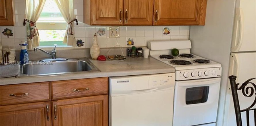 Studio à Hollywood, Floride № 2056797