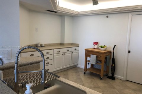 Снять в аренду кондоминиум в Сент-Луси, Флорида 2 спальни, 121.42м2, № 2082385 - фото 19