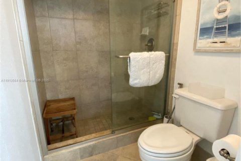 Снять в аренду кондоминиум в Сент-Луси, Флорида 2 спальни, 121.42м2, № 2082385 - фото 25