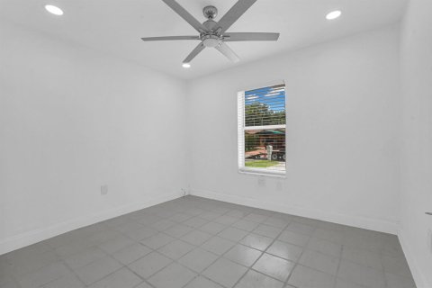 Villa ou maison à louer à Hollywood, Floride: 3 chambres, 120.03 m2 № 2192849 - photo 15
