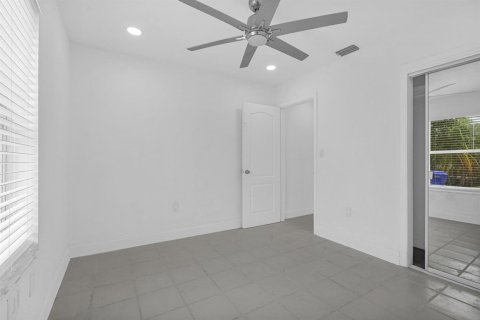 Villa ou maison à louer à Hollywood, Floride: 3 chambres, 120.03 m2 № 2192849 - photo 18
