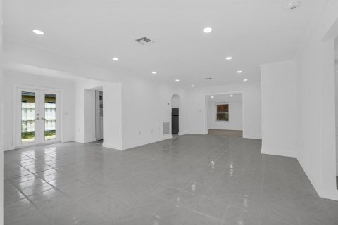 Villa ou maison à louer à Hollywood, Floride: 3 chambres, 120.03 m2 № 2192849 - photo 3