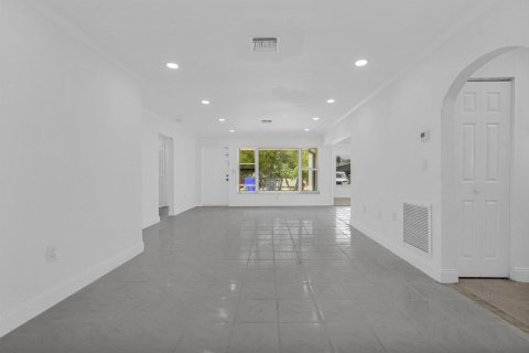 Villa ou maison à louer à Hollywood, Floride: 3 chambres, 120.03 m2 № 2192849 - photo 7