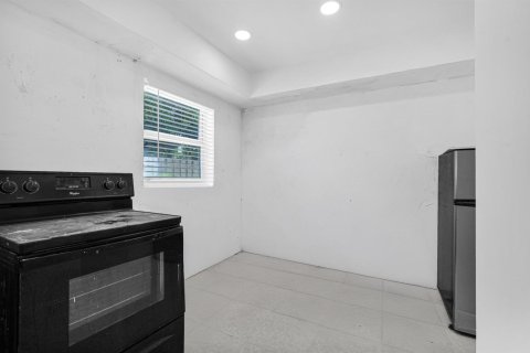 Villa ou maison à louer à Hollywood, Floride: 3 chambres, 120.03 m2 № 2192849 - photo 11