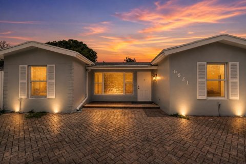 Villa ou maison à Hollywood, Floride 3 chambres, 120.03 m2 № 2192849