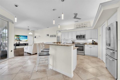 Casa en venta en Sarasota, Florida, 3 dormitorios, 180.69 m2 № 2150047 - foto 3
