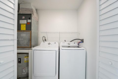 Adosado en alquiler en Coral Springs, Florida, 3 dormitorios, 153.29 m2 № 1993013 - foto 13