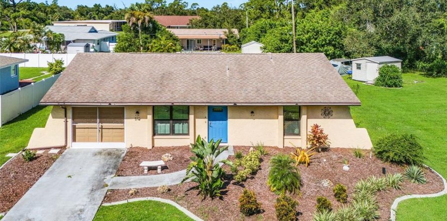 Casa en Port Charlotte, Florida 3 dormitorios, 118.36 m2 № 1898584
