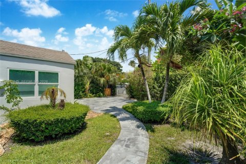 Villa ou maison à vendre à Miami, Floride: 2 chambres, 112.97 m2 № 1998418 - photo 26