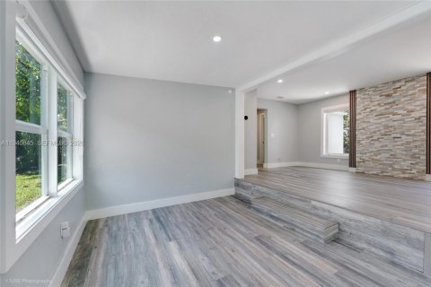 Villa ou maison à vendre à Miami, Floride: 2 chambres, 112.97 m2 № 1998418 - photo 10