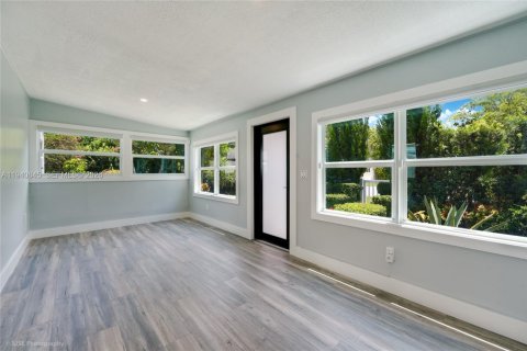 Villa ou maison à vendre à Miami, Floride: 2 chambres, 112.97 m2 № 1998418 - photo 9