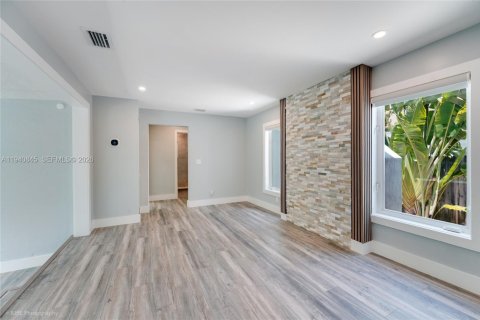 Villa ou maison à vendre à Miami, Floride: 2 chambres, 112.97 m2 № 1998418 - photo 12