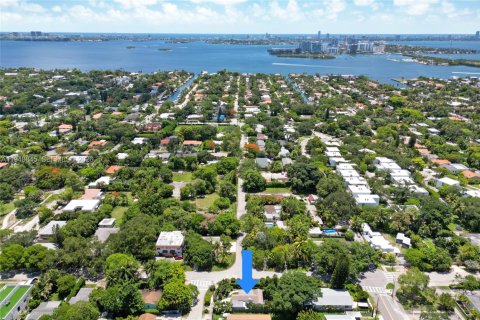 Villa ou maison à vendre à Miami, Floride: 2 chambres, 112.97 m2 № 1998418 - photo 3