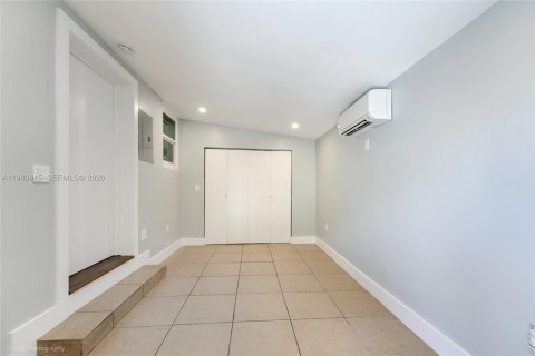 Villa ou maison à vendre à Miami, Floride: 2 chambres, 112.97 m2 № 1998418 - photo 22