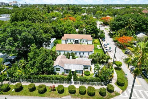 Villa ou maison à vendre à Miami, Floride: 2 chambres, 112.97 m2 № 1998418 - photo 2