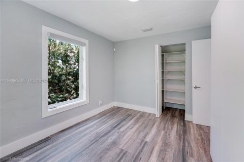 Villa ou maison à vendre à Miami, Floride: 2 chambres, 112.97 m2 № 1998418 - photo 18