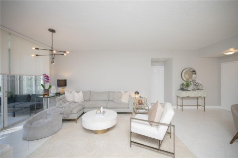 Copropriété à vendre à Doral, Floride: 3 chambres, 135.64 m2 № 2010013 - photo 4
