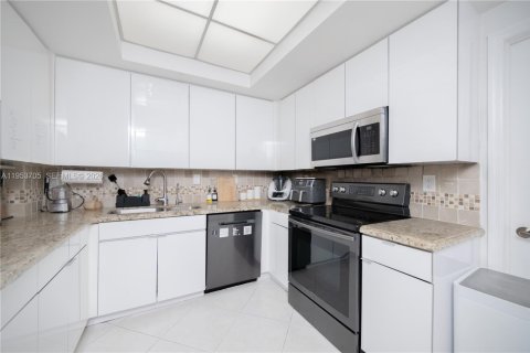 Copropriété à vendre à Doral, Floride: 3 chambres, 135.64 m2 № 2010013 - photo 10