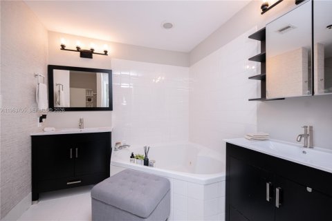 Copropriété à vendre à Doral, Floride: 3 chambres, 135.64 m2 № 2010013 - photo 19