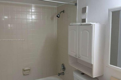 Copropriété à louer à Miramar, Floride: 2 chambres, 77.29 m2 № 1955373 - photo 8