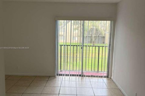 Copropriété à louer à Miramar, Floride: 2 chambres, 77.29 m2 № 1955373 - photo 10