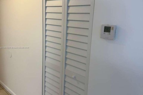 Copropriété à louer à Miramar, Floride: 2 chambres, 77.29 m2 № 1955373 - photo 5