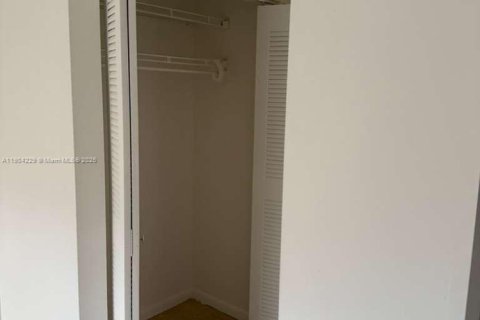 Copropriété à louer à Miramar, Floride: 2 chambres, 77.29 m2 № 1955373 - photo 9