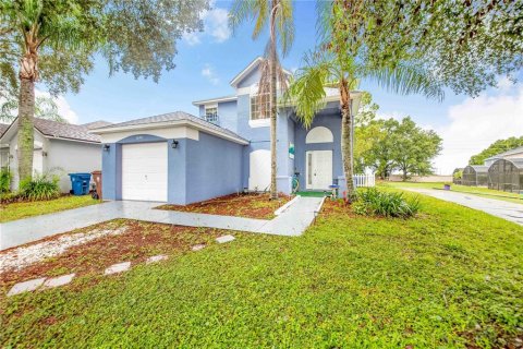 Villa ou maison à vendre à Haines City, Floride: 4 chambres, 161.65 m2 № 2416452 - photo 3