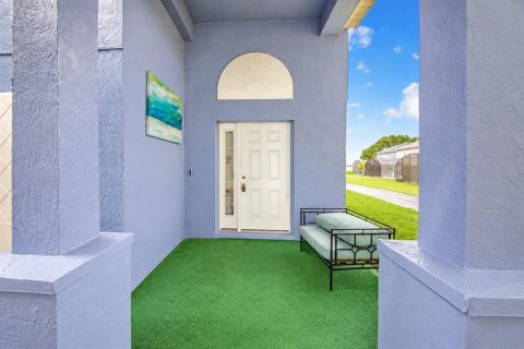 Villa ou maison à vendre à Haines City, Floride: 4 chambres, 161.65 m2 № 2416452 - photo 5