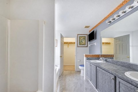 Villa ou maison à vendre à Haines City, Floride: 4 chambres, 161.65 m2 № 2416452 - photo 16