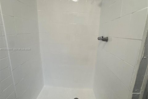 Appartement à louer à Miami, Floride: 1 chambre, 37.16 m2 № 2009854 - photo 13