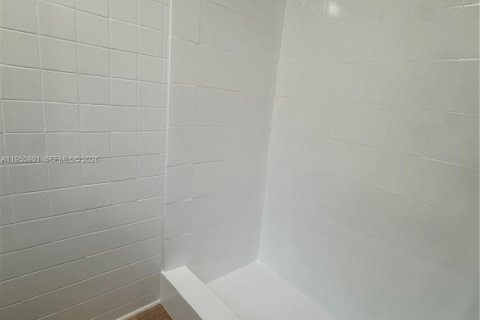 Appartement à louer à Miami, Floride: 1 chambre, 37.16 m2 № 2009854 - photo 12