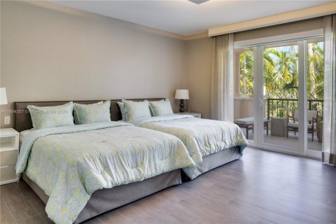 Copropriété à louer à Miami Beach, Floride: 3 chambres, 190.36 m2 № 2169852 - photo 8