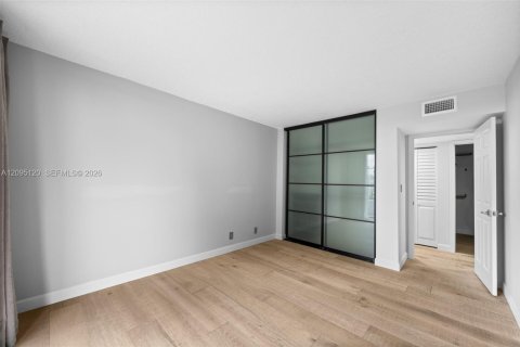 Condo in Boca Raton, Florida, 3 bedrooms  № 2384707 - photo 19
