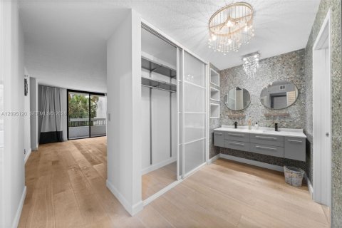 Condo in Boca Raton, Florida, 3 bedrooms  № 2384707 - photo 14