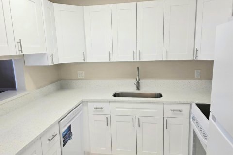 Copropriété à louer à Deerfield Beach, Floride: 2 chambres, 102.19 m2 № 2295709 - photo 2