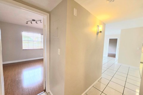 Copropriété à louer à Deerfield Beach, Floride: 2 chambres, 102.19 m2 № 2295709 - photo 11