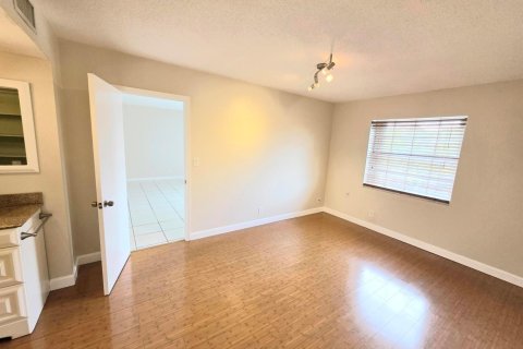 Copropriété à louer à Deerfield Beach, Floride: 2 chambres, 102.19 m2 № 2295709 - photo 10