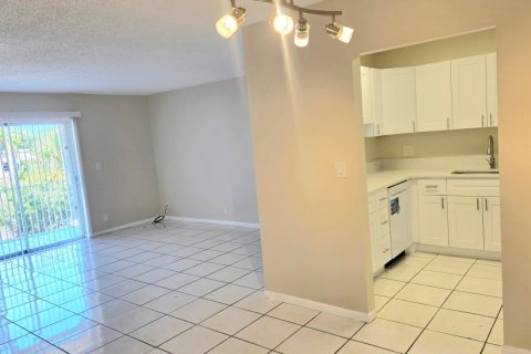 Copropriété à louer à Deerfield Beach, Floride: 2 chambres, 102.19 m2 № 2295709 - photo 22