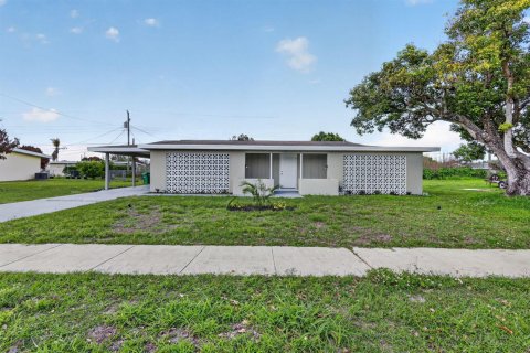 Casa en Port St. Lucie, Florida 3 dormitorios, 138.24 m2 № 2168669