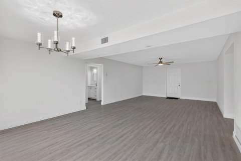Casa en venta en Port St. Lucie, Florida, 3 dormitorios, 138.24 m2 № 2168669 - foto 5